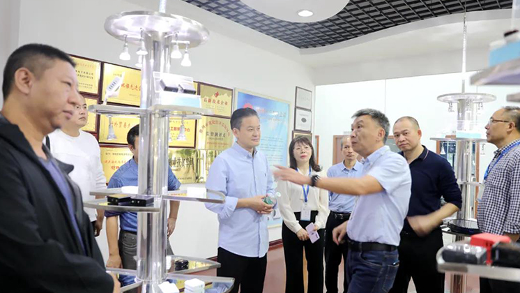 市政協副主席、九三學社郴州市委主委潘執坤一行調研炬神電子